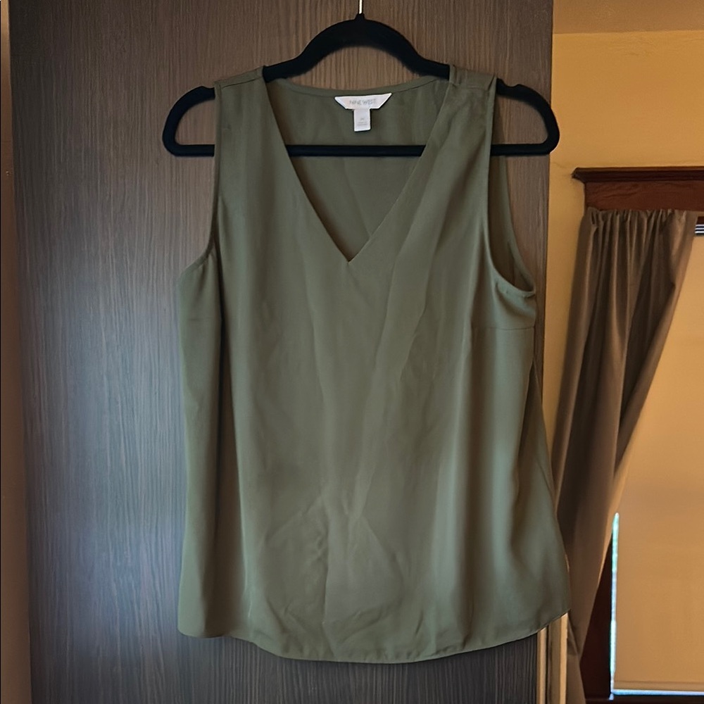 Nine West olive green tank top size M